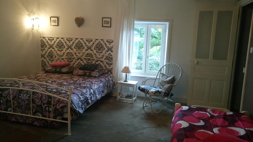 Chambres D'Hotes Le Besset Thiers Exteriör bild