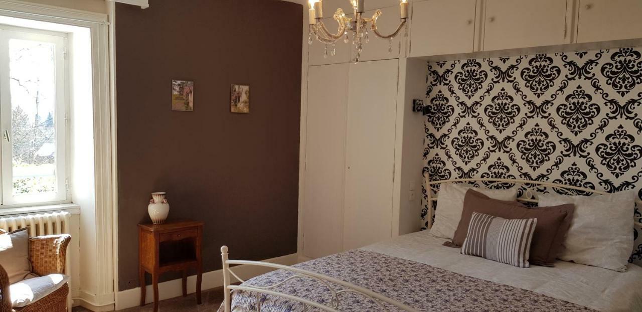 Chambres D'Hotes Le Besset Thiers Exteriör bild